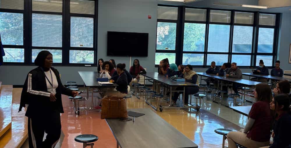 CSAS JSHS Welcomes Local Entrepreneur for Career Inspiration
